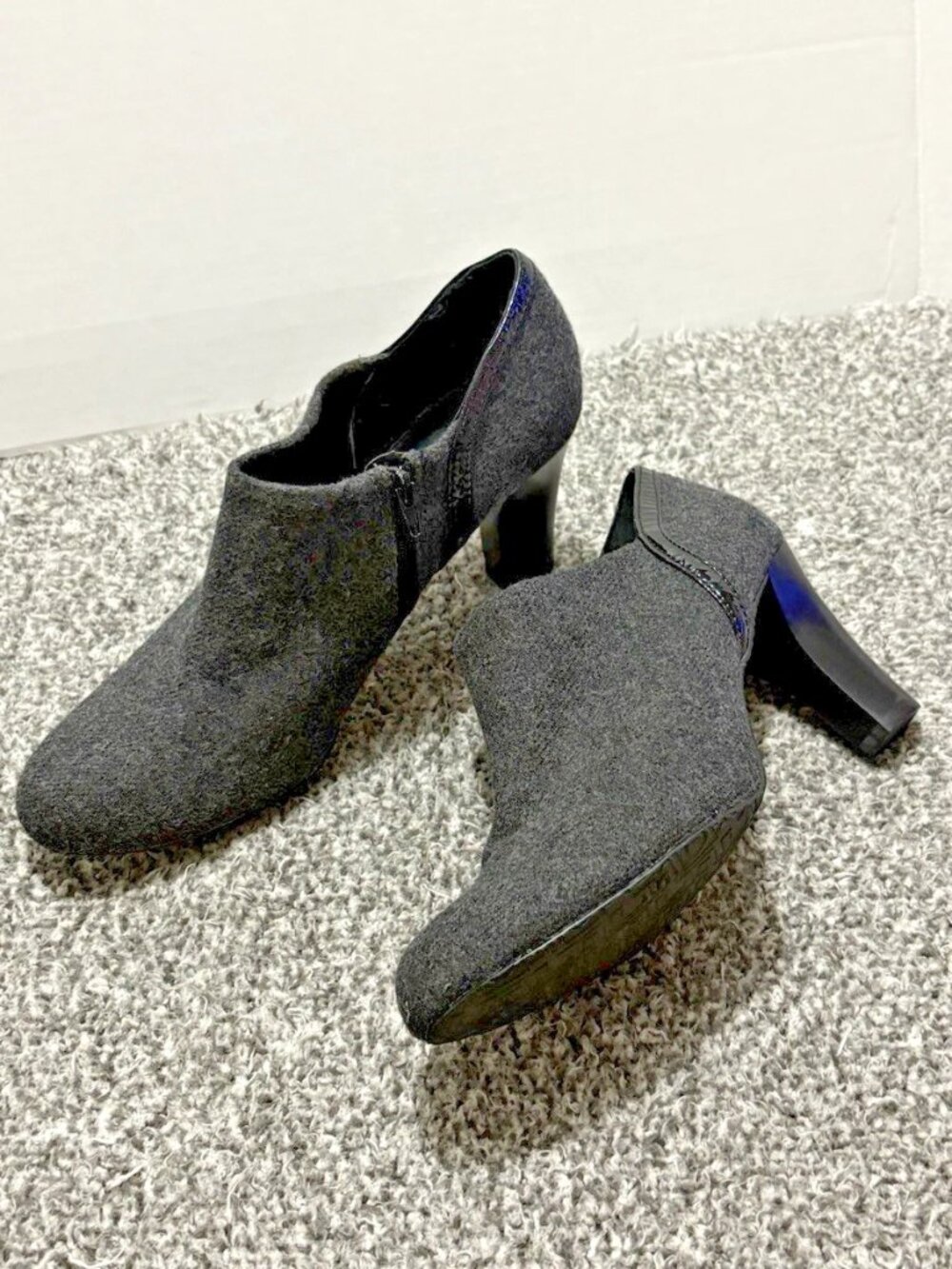 Share Liz Claiborne Women's Ankle Boots Sz 8.5 Gray Side Zip Pointed Toe Stacked